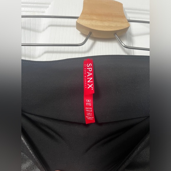 Spanx Faux Leather Leggings (Petite) - Picture 3 of 4